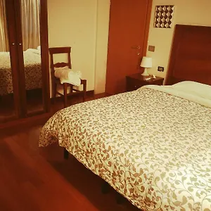 ca-gengi-apartment.hotelinveneto.com/